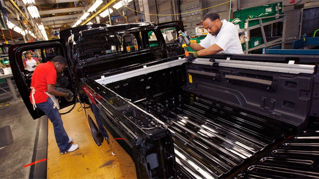 GM UAW workers on the Hummer assembly line in Shreveport