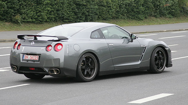 2010 Nissan GT-R Spec-V spy shots