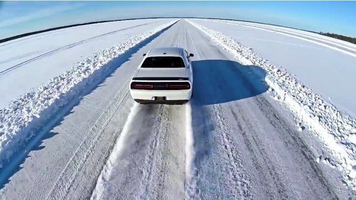 Dodge Challenger Hellcat set ice speed record