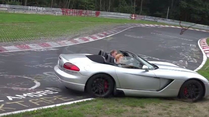 Dodge Viper Srt10 Roadster Hits Hard At The Ring Video