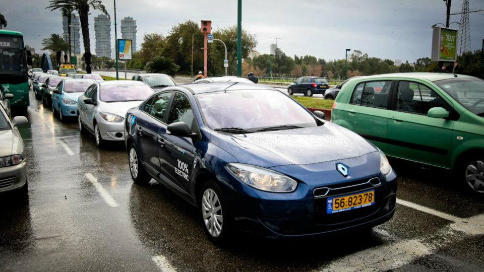 Renault Fluence ZE electric cars in Israel, provided by Better Place [photo: Better Place]