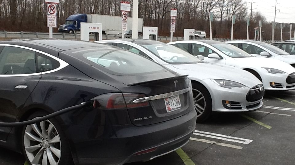Tesla Road Trip from MD to CT, Feb 2013 - Tesla Model S cars at Delaware SuperCharger location