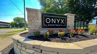 ONYX Apartments - Urbana, IL