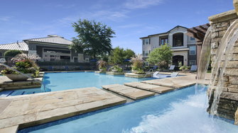 Villa Lago Apartments - Fort Worth, TX