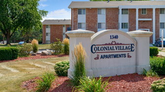 Colonial Village Apartments - West Des Moines, IA