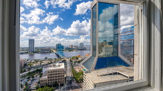 11 East Forsyth Apartments - Jacksonville, FL