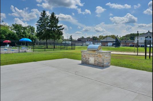 Roberts Mill Apartments - 264 Reviews | Maple Shade, NJ Apartments for