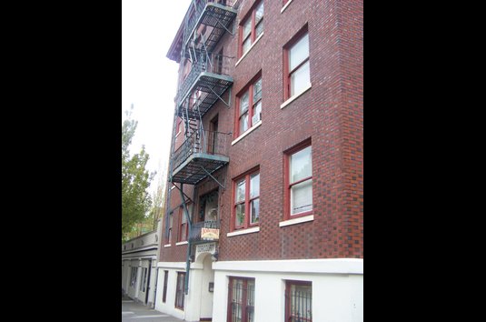 Dori Court 16 Reviews Portland Or Apartments For Rent Image Of Dori Court In Portland Or