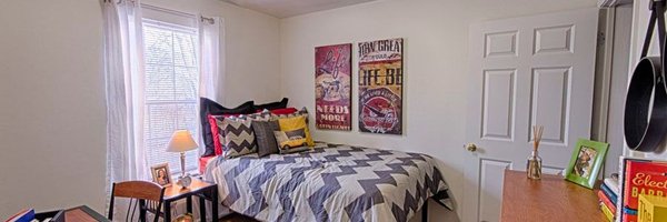 Student Quarters Johnson City 20 Reviews Johnson City Tn Apartments For Rent Apartmentratings C