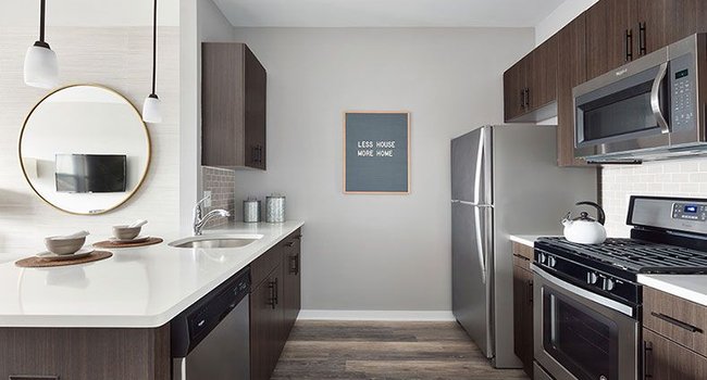 The Link At Aberdeen Station 69 Reviews Aberdeen Nj Apartments For Rent Apartmentratings C