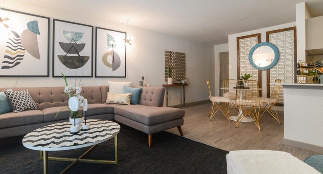 Canvas Apartments Austin / Set in austin, kasa austin apartments offers