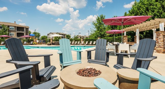 The Vinoy at Innovation Park Apartments - 213 Reviews | Charlotte, NC