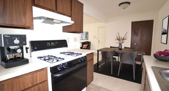 Fox Pointe Apartments 47 Reviews East Moline Il Apartments