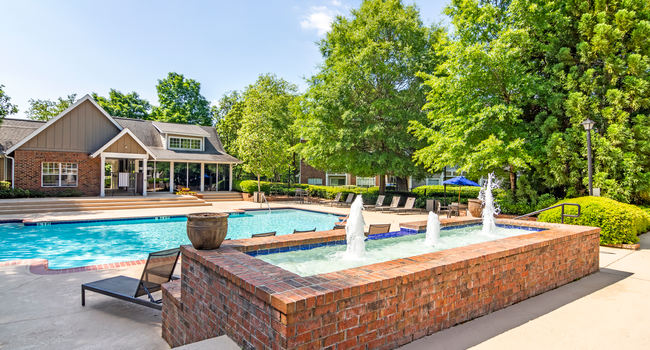 Grande Oaks at Old Roswell Apartment Homes - Roswell GA
