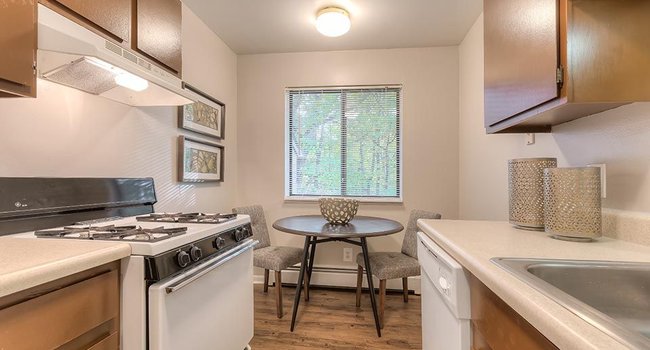 Ramblewood Apartments - 401 Reviews | Wyoming, MI Apartments for Rent