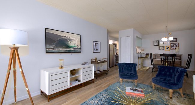 Clover Creek Apartments 209 Reviews Lombard Il Apartments For