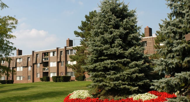 The Islander Apartments - Middleburg Heights OH
