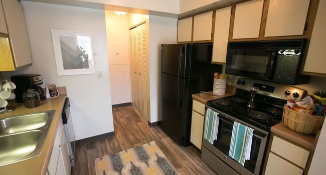 Westchester Townhomes and Westlake Seven - 60 Reviews | Westlake, OH