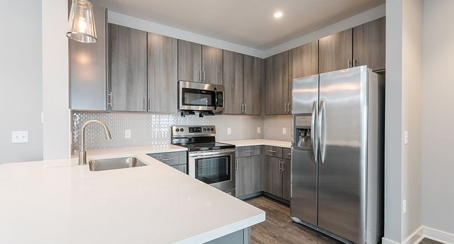 Ellison Heights Apartments 2 Reviews Rochester Ny Apartments For Rent Apartmentratings C