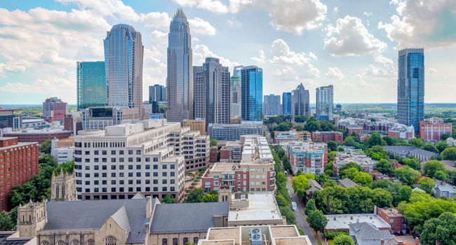 Skyhouse Uptown North Apartments 32 Reviews Charlotte Nc