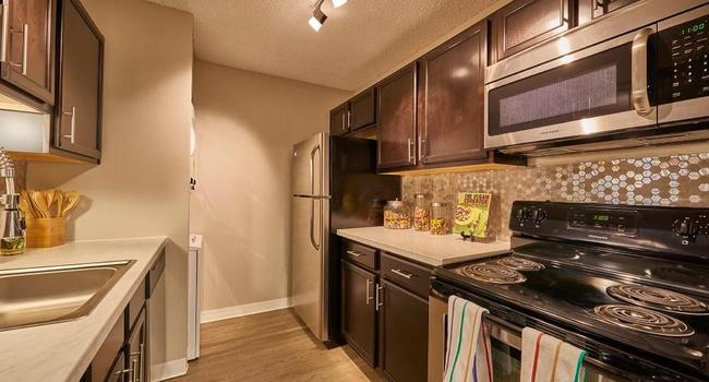 Dayton Crossing Apartments 211 Reviews Denver Co Apartments For Rent Apartmentratings C