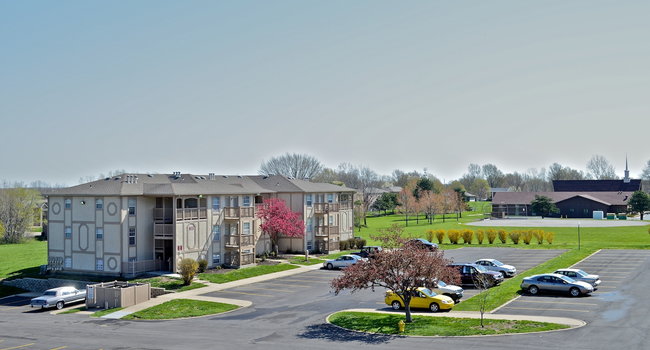 Summit Point Apartments - 29 Reviews | Lee's Summit, MO Apartments for Rent  | ApartmentRatings©