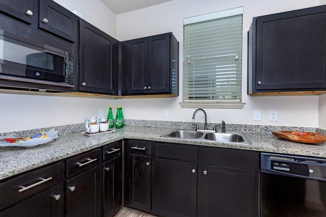 Paladin Apartments - 18 Reviews | Longview, TX Apartments for Rent