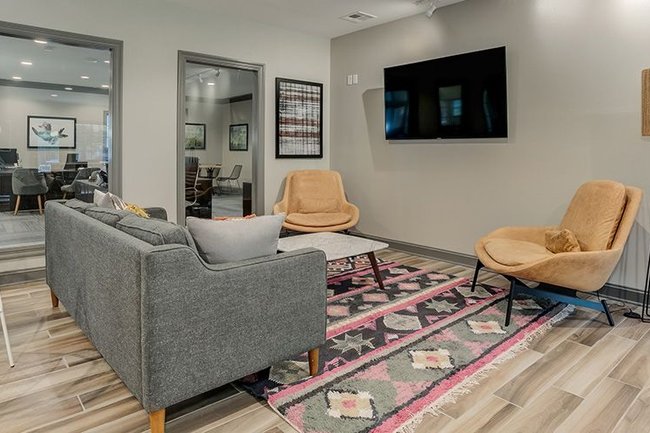 Carlyle Apartment Homes - 180 Reviews | Shawnee, KS Apartments for Rent | ApartmentRatings©