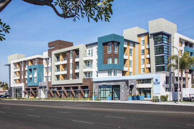 Elan Huntington Beach Modern Apartments - 12 Reviews | Huntington Beach