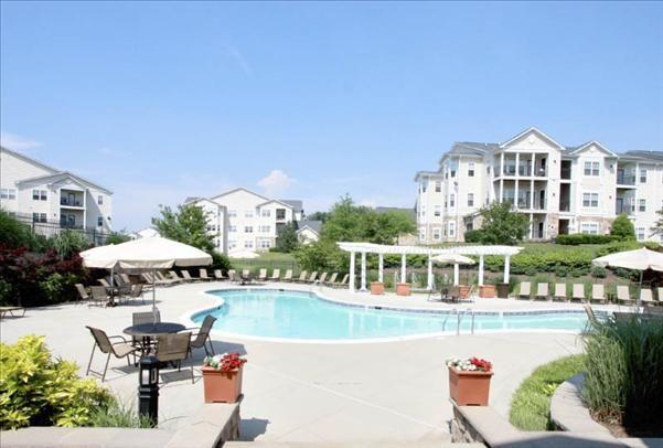 The Reserve at Fairfax Corner - 158 Reviews | Fairfax, VA Apartments