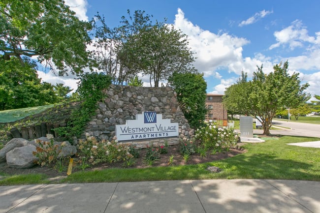 Westmont Village Apartments - 133 Reviews | Westmont, IL Apartments for ...