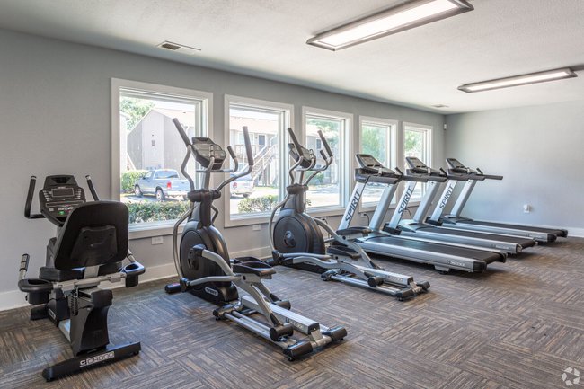 The Life at Forest View Clute, TX Apartments for Rent